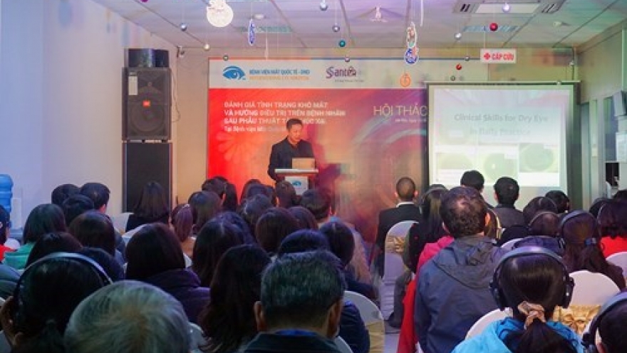 About 4-8 million Vietnamese people suffer dry eyes