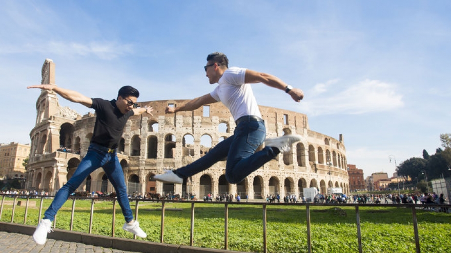 Acrobat brothers eye new Guinness record in Italy