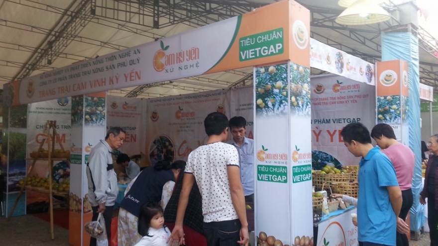 
        Agricultural fair draws record number of foreign traders
                              
