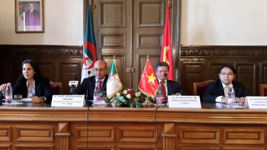 Vietnam, Algeria step up economic ties