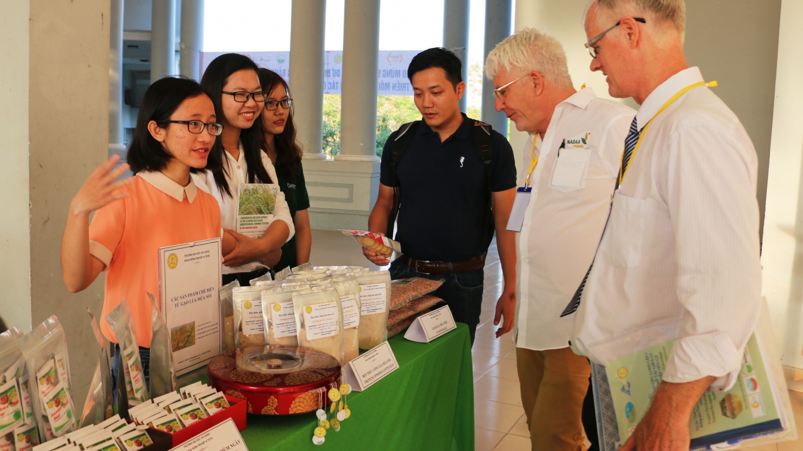 Vietnam boosts cooperation in organic agriculture with Australia