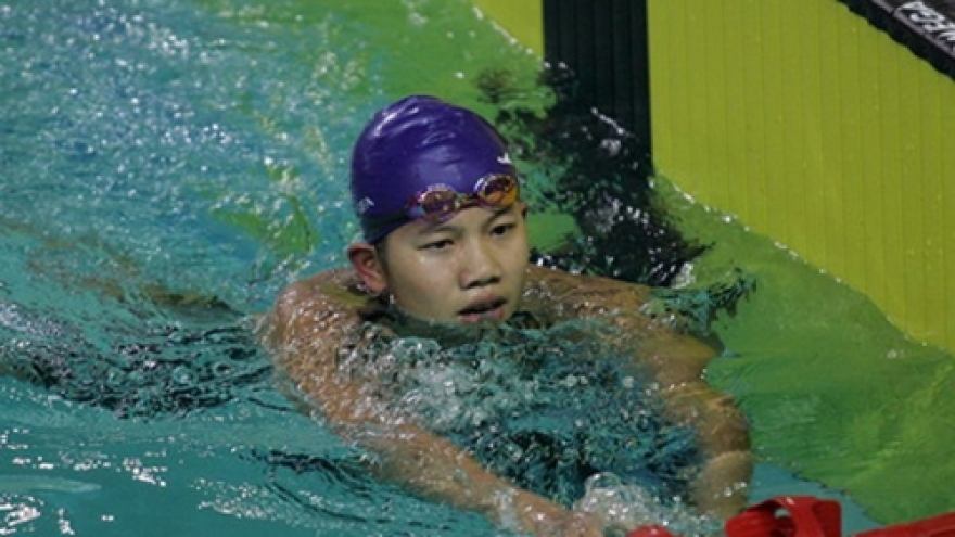 Swimmer Anh Vien honored for success at SEA Games