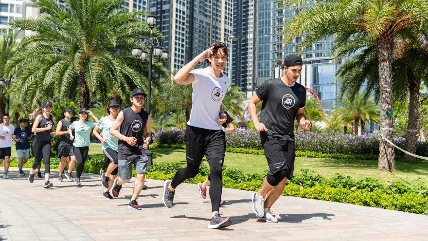 Adidas cooperate with a thousands of runners to create “blockbuster” Ultraboost 19