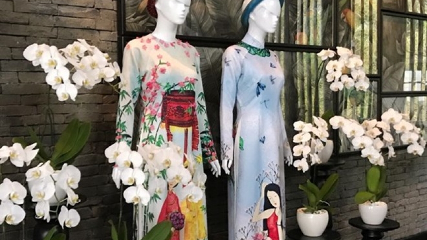 Da Nang luxurious resort hosts Ao dai exhibition of famous designers