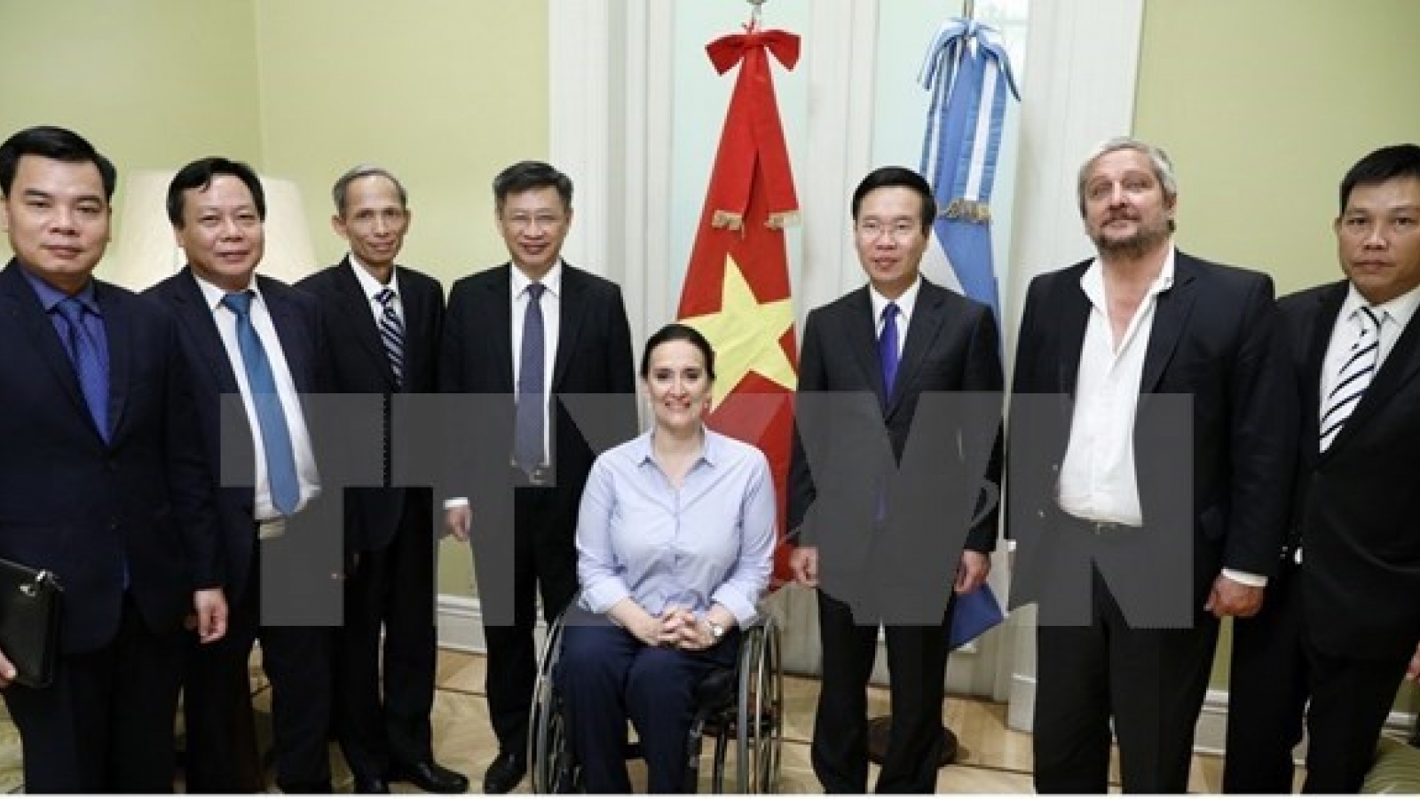 Party officials pay working visit to Argentina