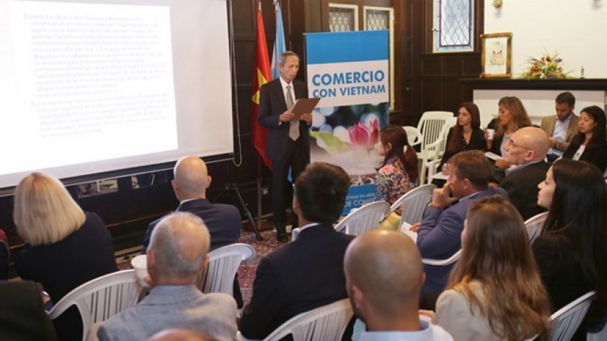 Argentina talk focuses on business opportunities with Vietnam