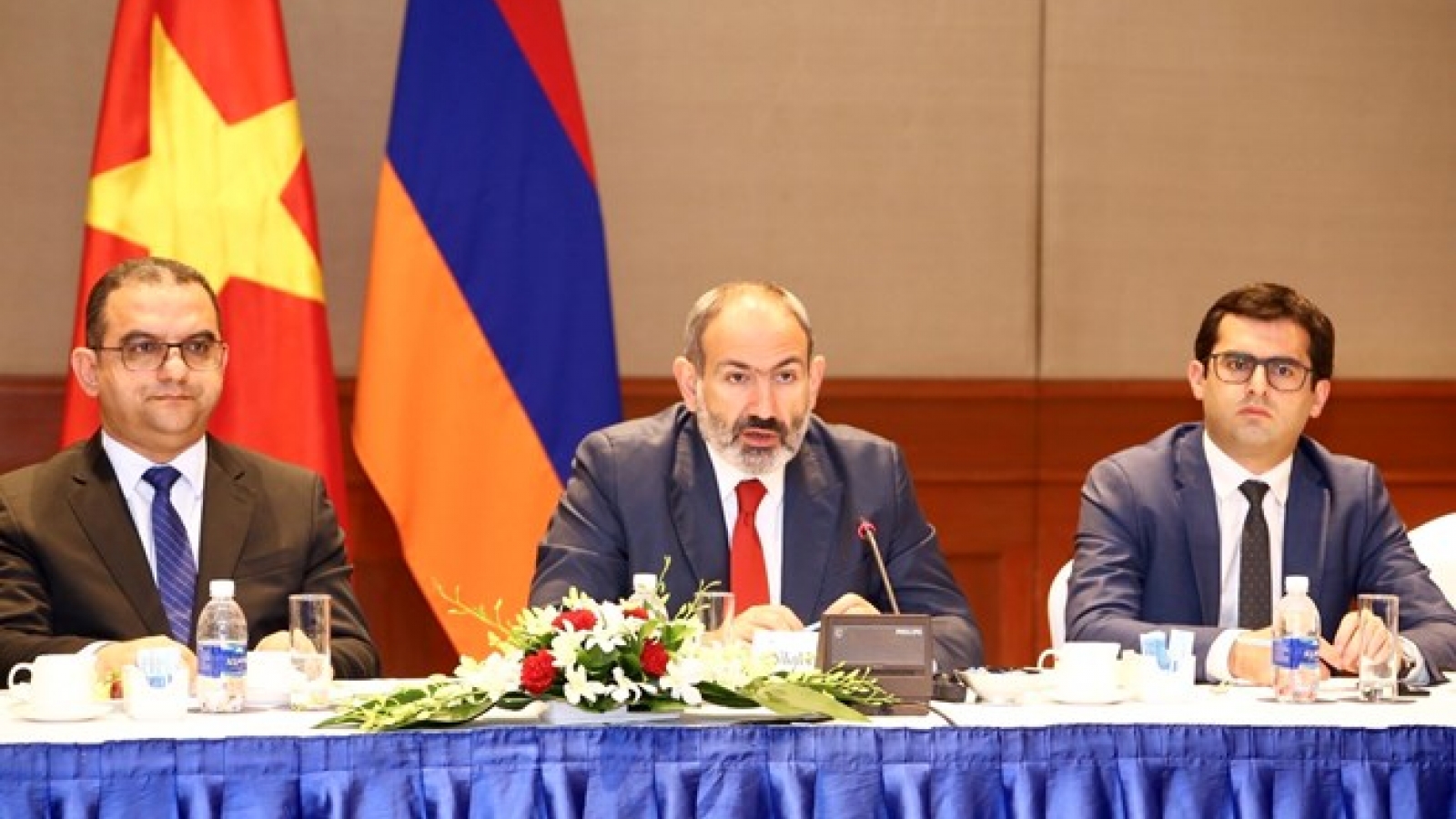 Armenian PM seeks to boost trade, investment ties with Vietnam