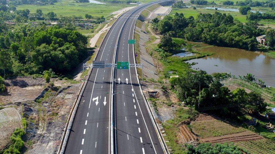 Road, rail investment to push Vietnam infrastructure growth