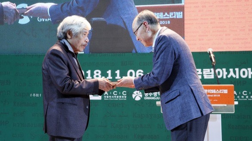 Vietnamese novel about war wins Asia Literature Award 2018