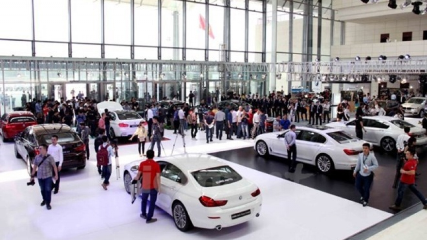 Automobile sales decrease in June