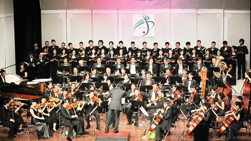 Many foreign musicians join HCM City autumn melody fest