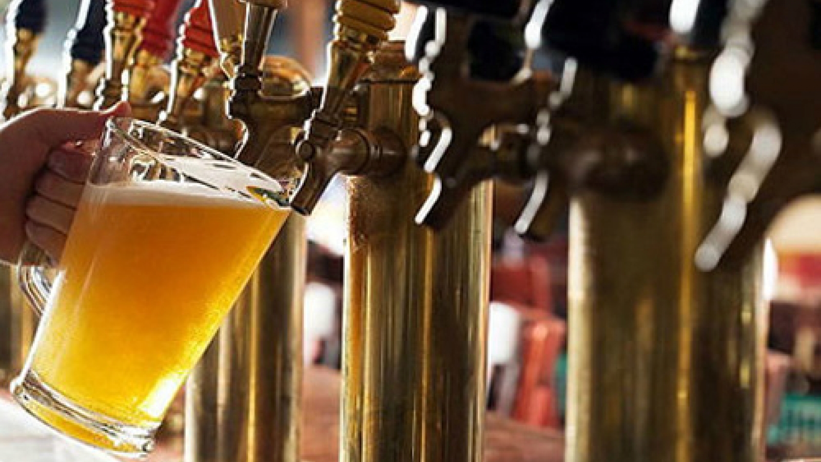 Foreign breweries tap Vietnam’s draft beer market