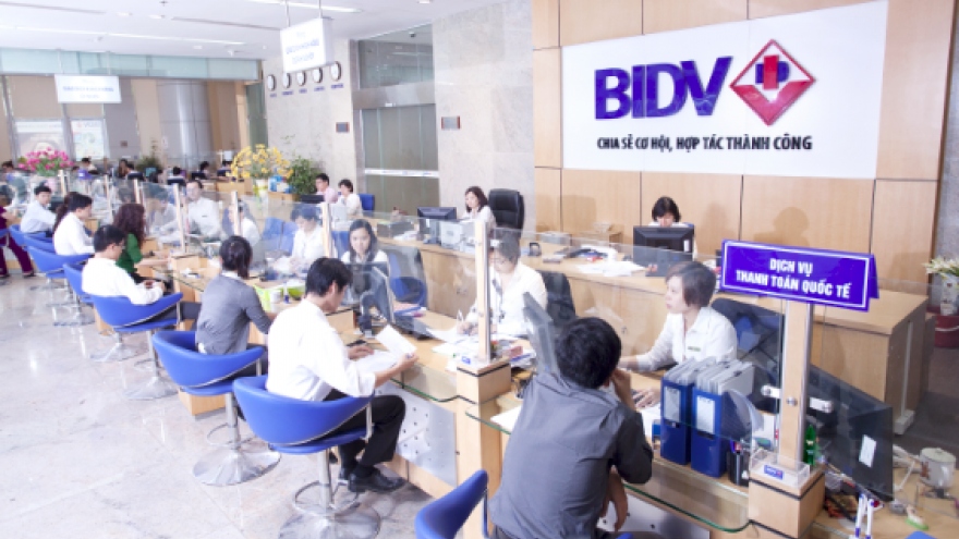 Vietnam banks receive international awards