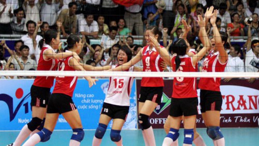 Vietnam beat Thailand at 2013 VTV Eximbank Cup