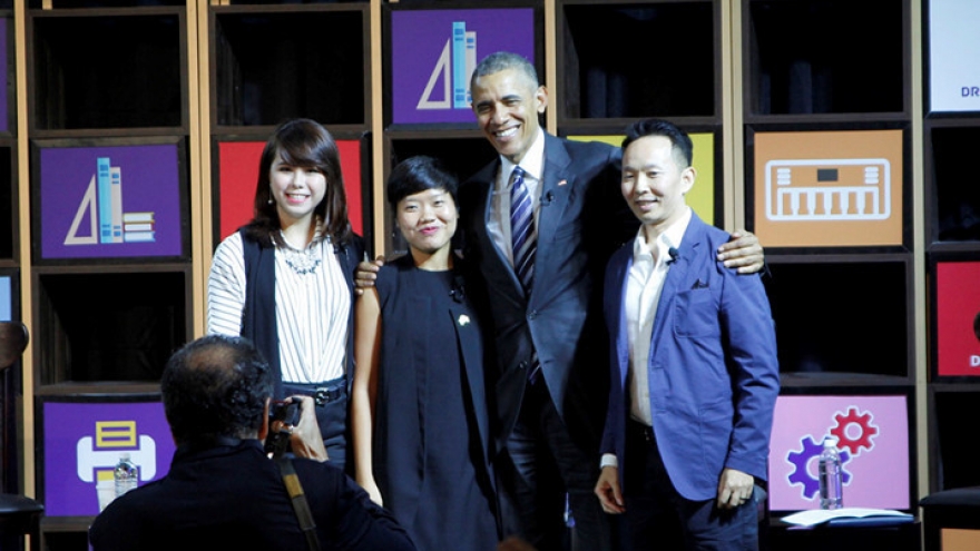 Bill Gates, Obama and Elizabeth II among most admired persons in Vietnam