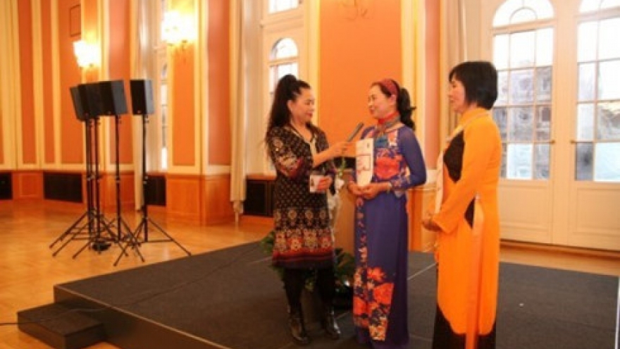 Berlin honours two Vietnamese benefactors 