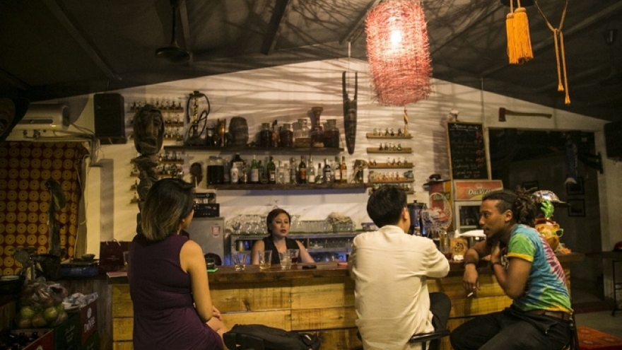 Six appealing bars in Hanoi