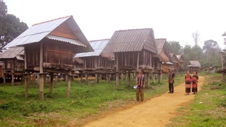 Traditional barns keep treasure of Ba Na ethnics