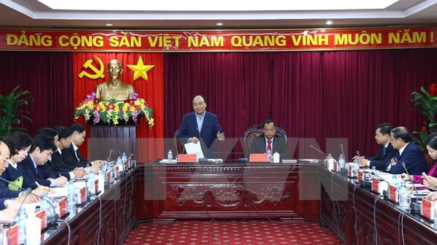 
        PM asks Bac Kan to consider poverty reduction a political task
                              