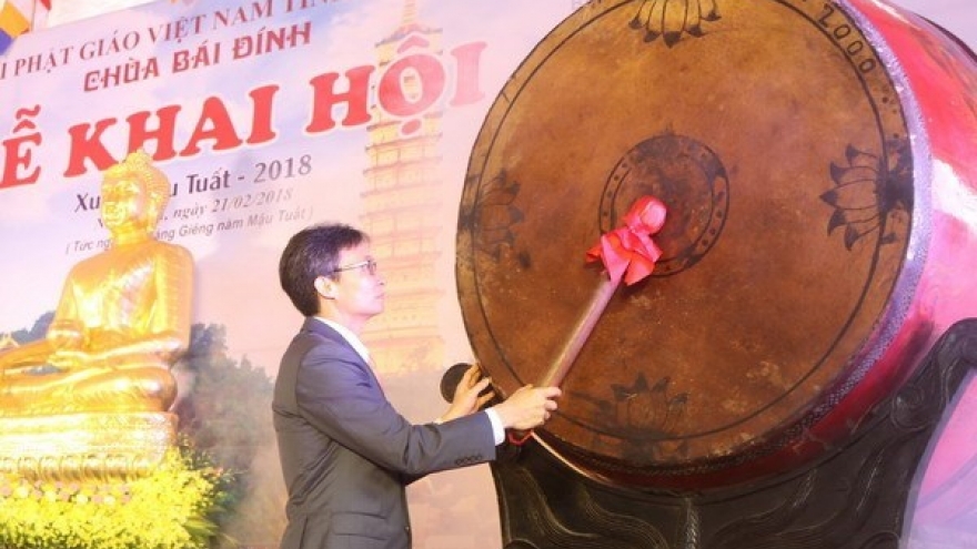 Numerous festivals kick off amid Tet atmosphere