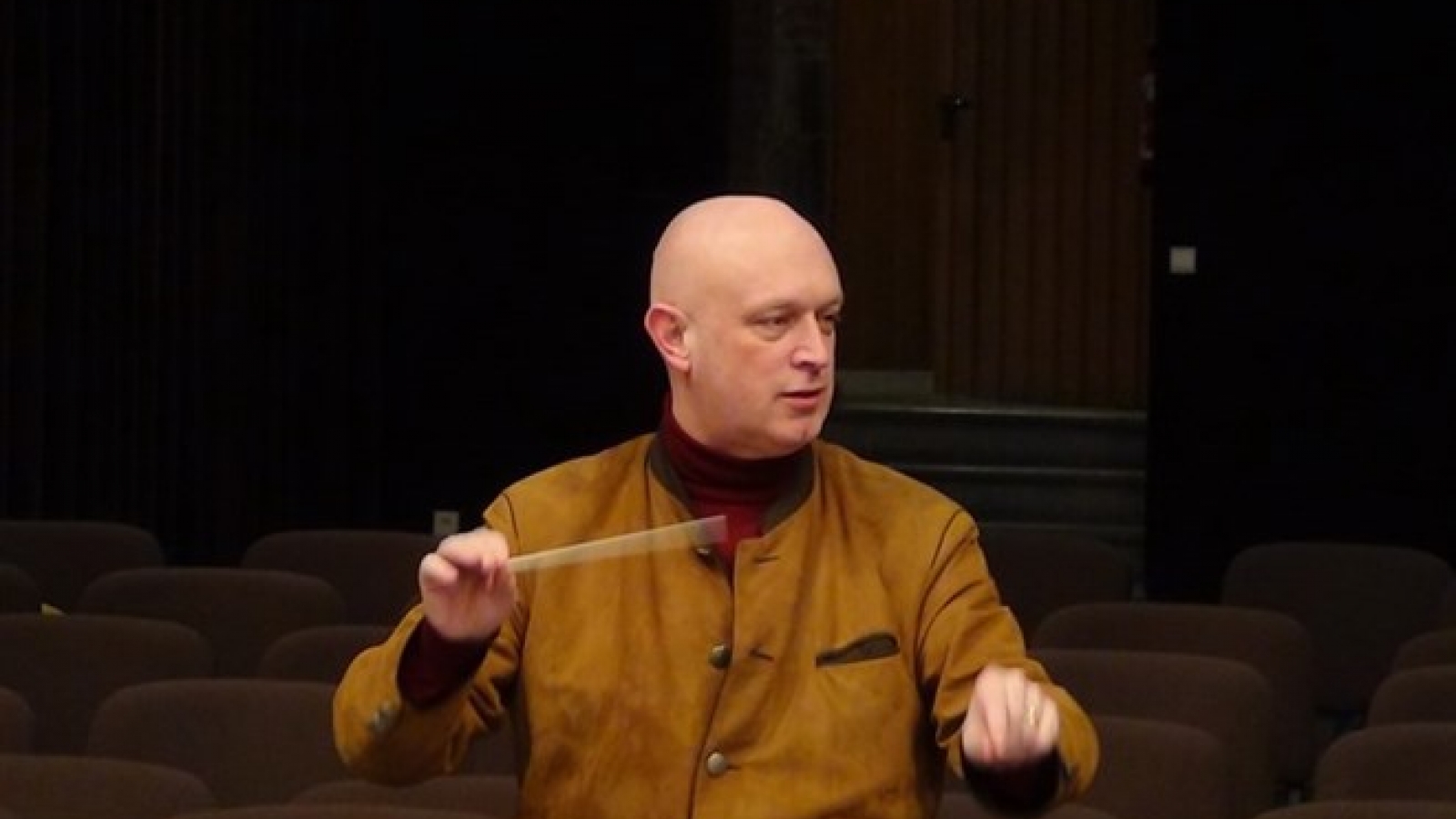 Belgian conductor Gazon to lead concert in HCM City