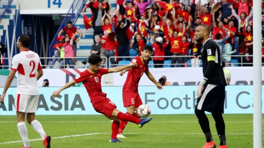 Stunning strike by Cong Phuong tops best goal poll in Round of 16