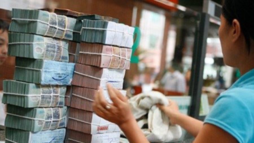 Bank credit floods back into housing market