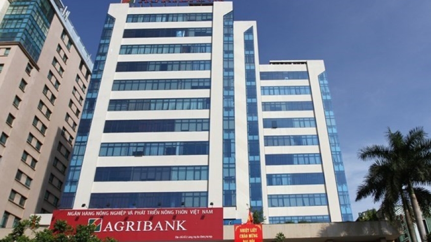 Banks hold auctions to cut bad debts