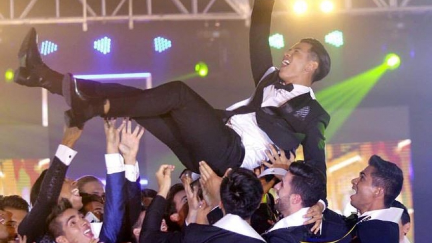Trinh Bao crowned Mr International 2019