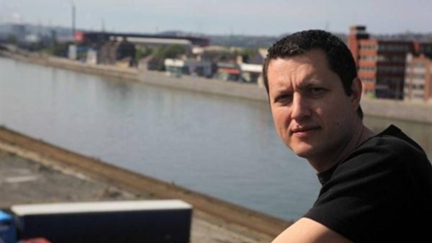 Belgian writer launches VN book tour