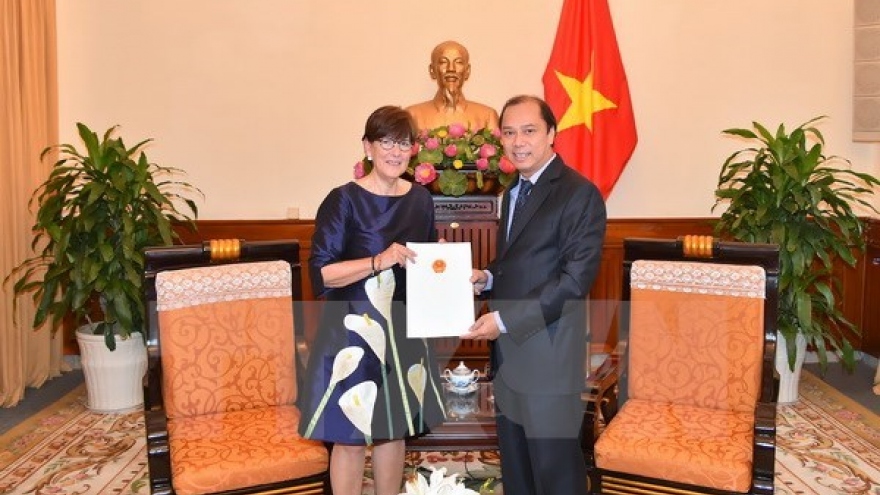 Vietnam recognises Belgian Consul General to Hanoi