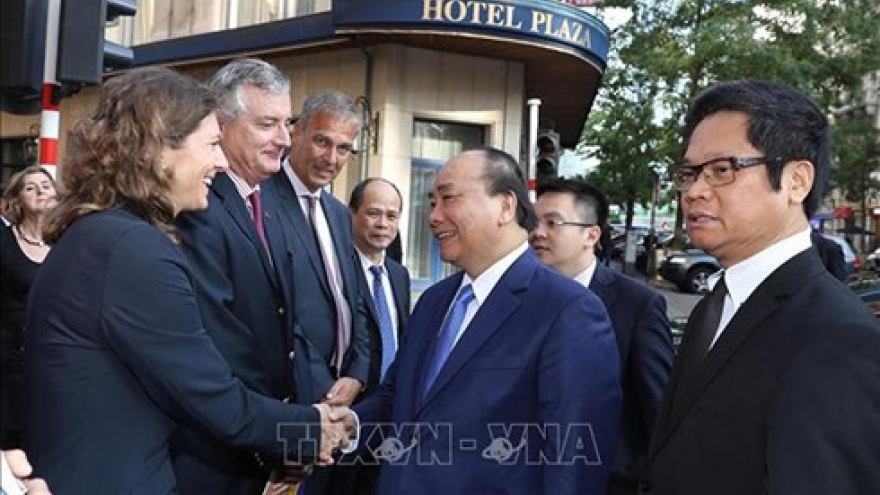PM Phuc meets EU and Belgian leading firms