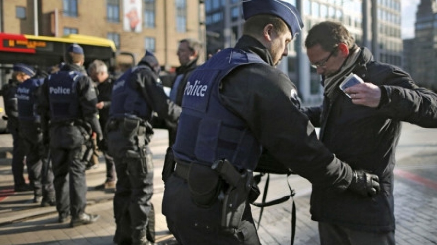 
        Embassy in Belgium opens hotline to support Vietnamese citizens
                              