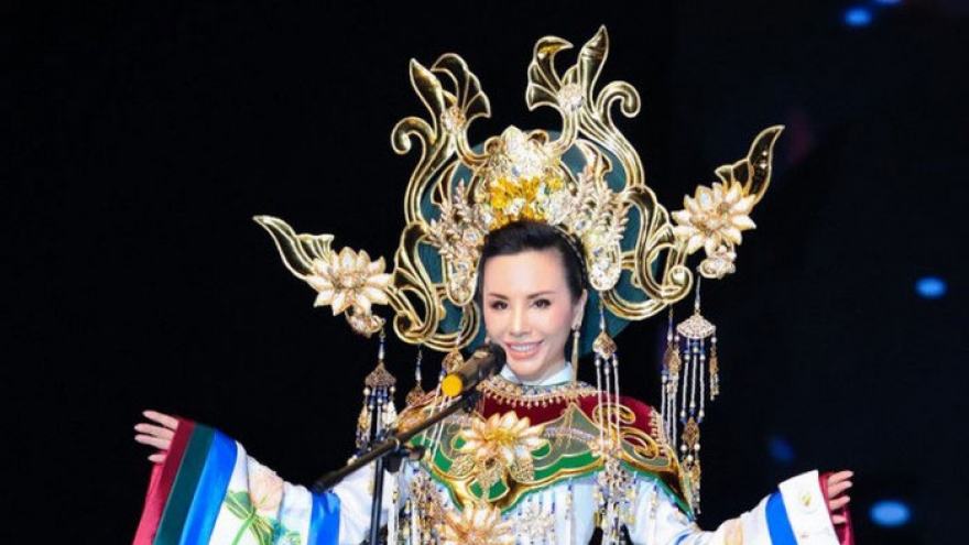 Chau Ngoc Bich wins Mrs Universe Ltd 2018 title