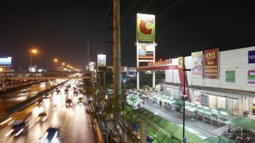 
        Investors in Thai Big C cheer US$3.5 billion stake sale, rival bid seen unlikely
                              