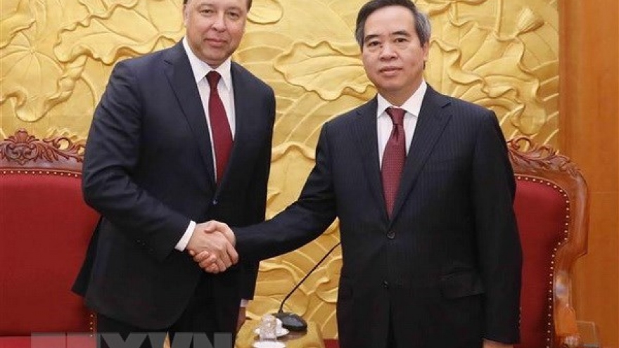 Russia’s Communist Party delegation visits Vietnam