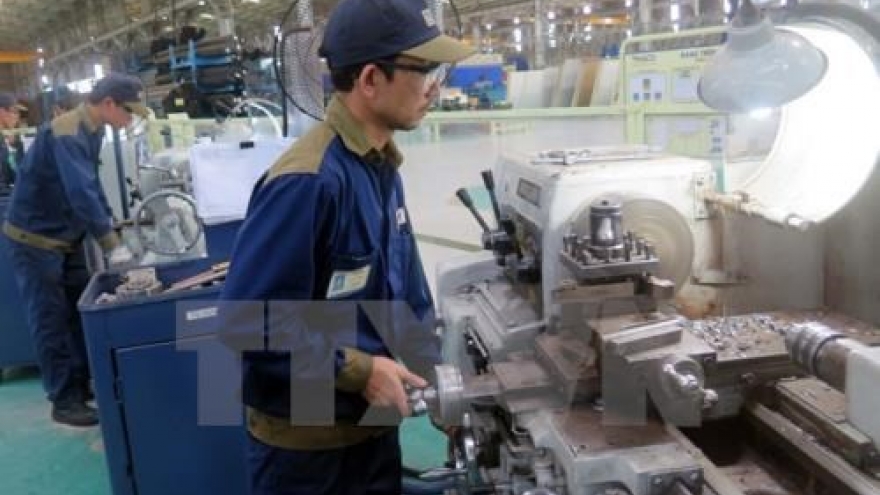 Binh Duong: firms need over 20,000 labourers in early 2018