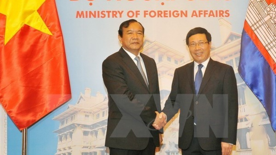 Vietnam, Cambodia Foreign Ministries seek stronger ties