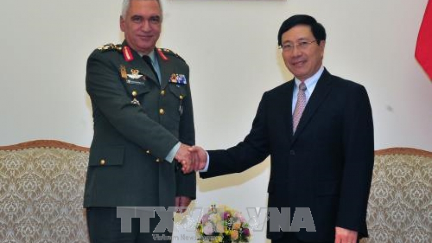Deputy PM receives EU Military Committee Chairman