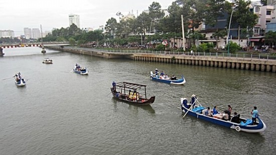 Boat tours in HCM City lack passengers