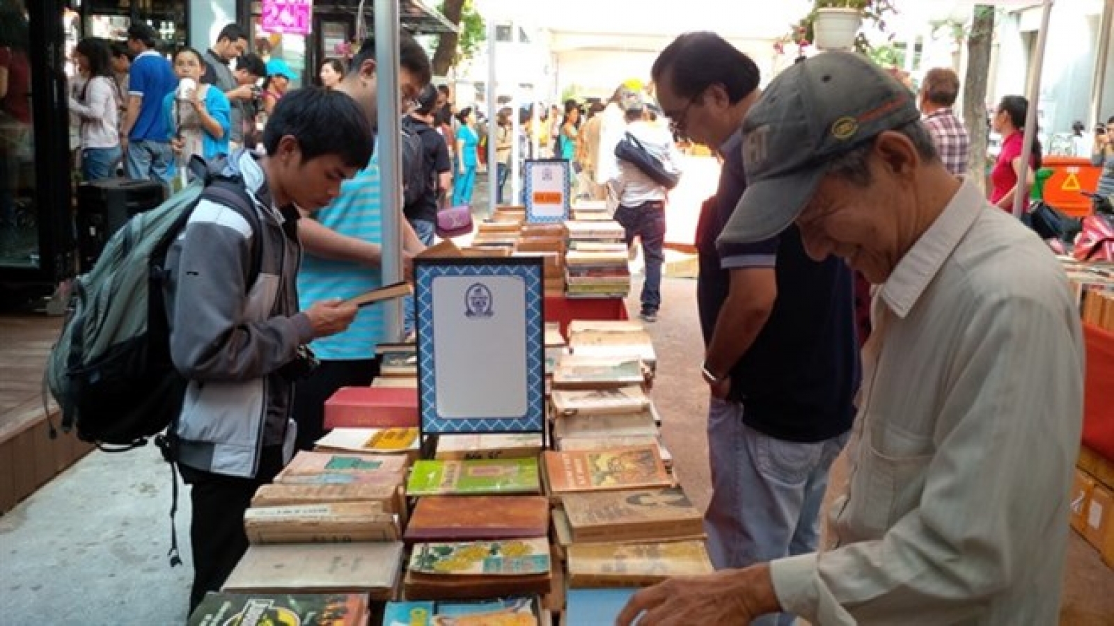 Book fair to auction rare editions