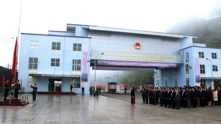 Vietnam, China open new border gate pair