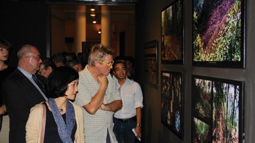 Hungarian professor captures Bru - Van Kieu people’s lives