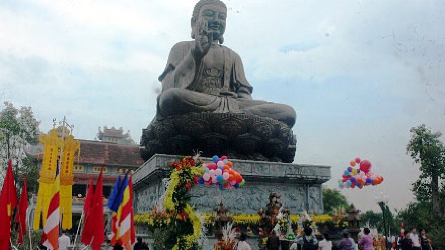 SEA largest bronze Buddha statue unveiled in Nam Dinh