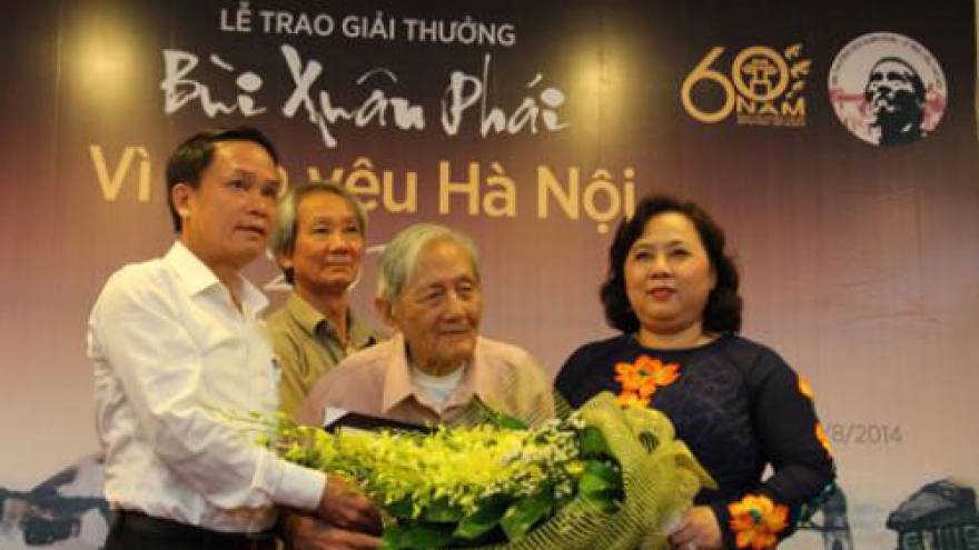 Bui Xuan Phai awards granted for cultural contributions to Hanoi