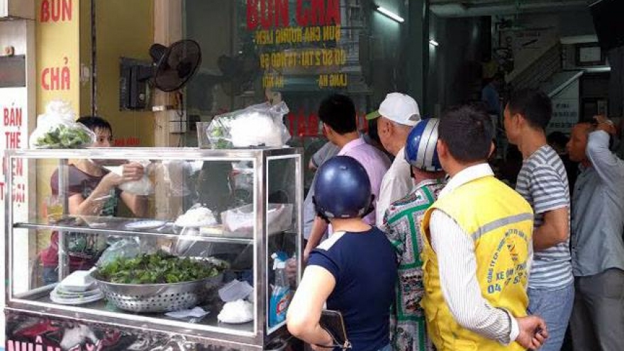 Hanoi’s Bun cha shop packed after Obama’s visit