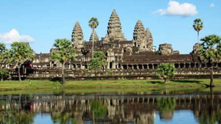 First direct flight leaves Hanoi for Phnom Penh