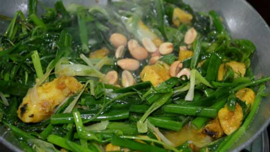 Hanoi’s old quarter street food