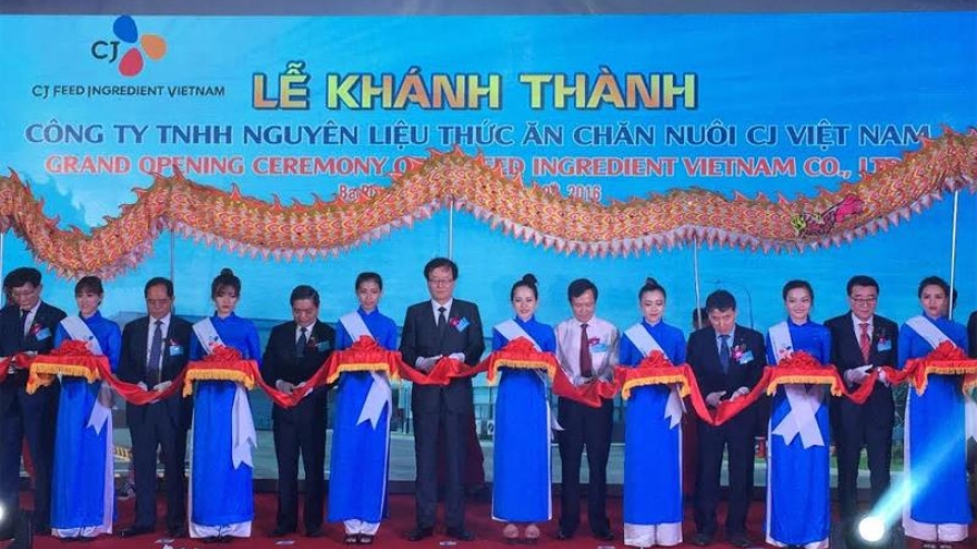 
        CJ inaugurates animal feed plant in Ba Ria-Vung Tau
                              