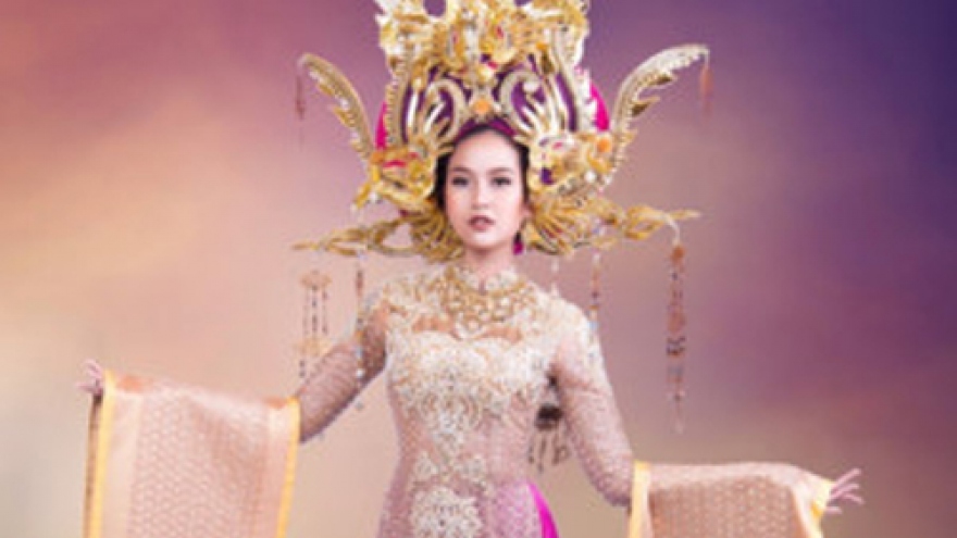 Khanh Ngan dazzles in Miss Globe national costume competition